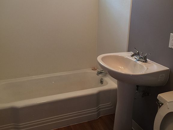 5th image of 234 S 42nd St