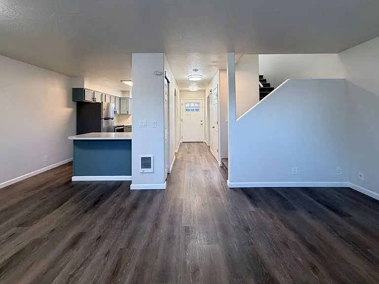2447 Roosevelt Blvd #3 — Photo 9