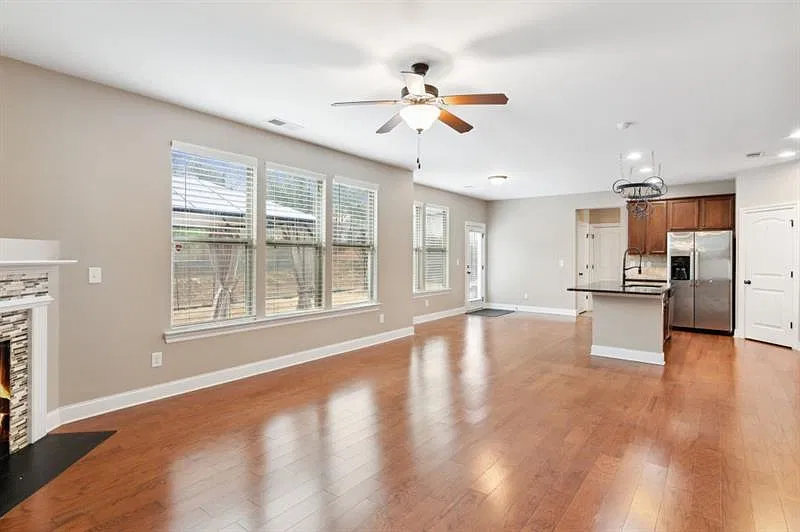 4 bed, 3.5 bath, 2954 sqft, $2,700 — Photo 4