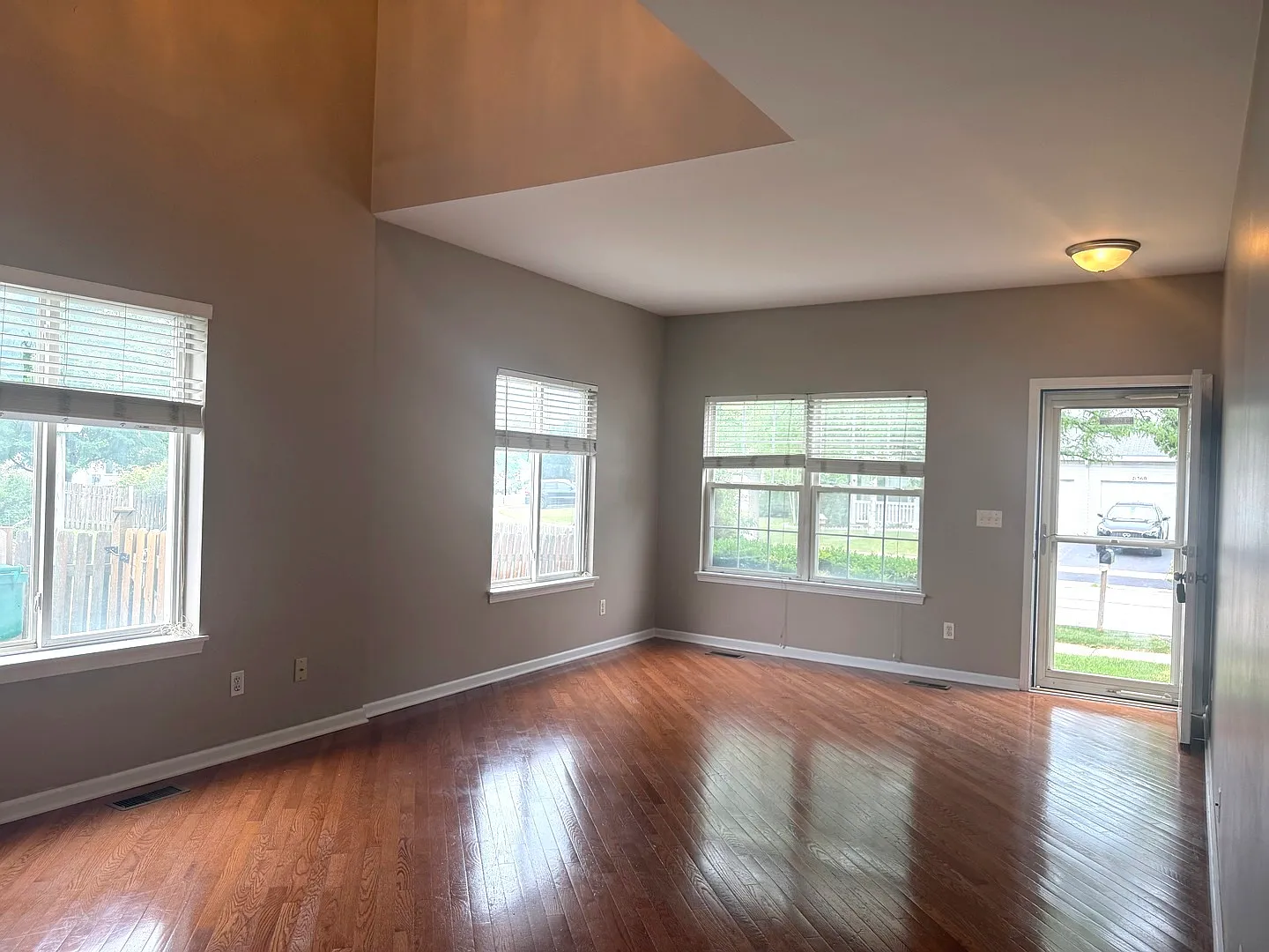 2 bed, 2.5 bath, 1778 sqft, $2,400 — Photo 3