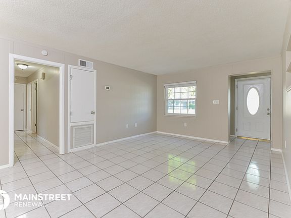 3rd image of 1101 Scott Ave