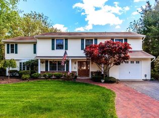 130 Augusta Dr, Lincroft, NJ