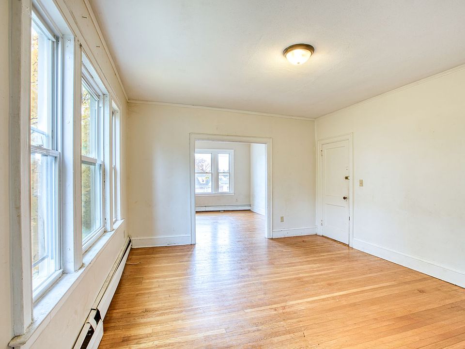 1st image of 429 New Britain Ave Unit 3