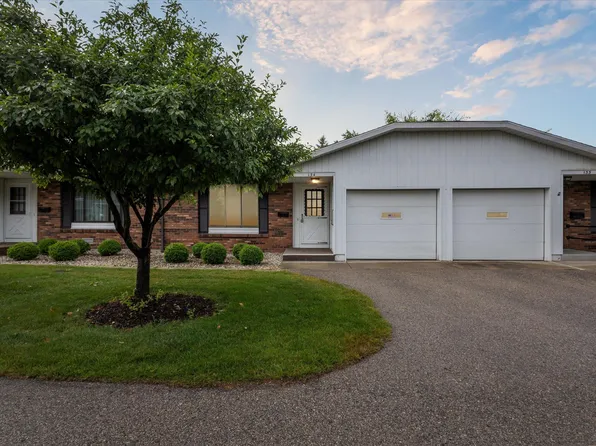 230 S State St APT 134, Zeeland, MI 49464