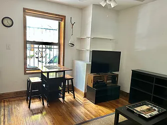 Rented by R New York