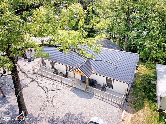 3rd image of 853 Dug Hill Rd