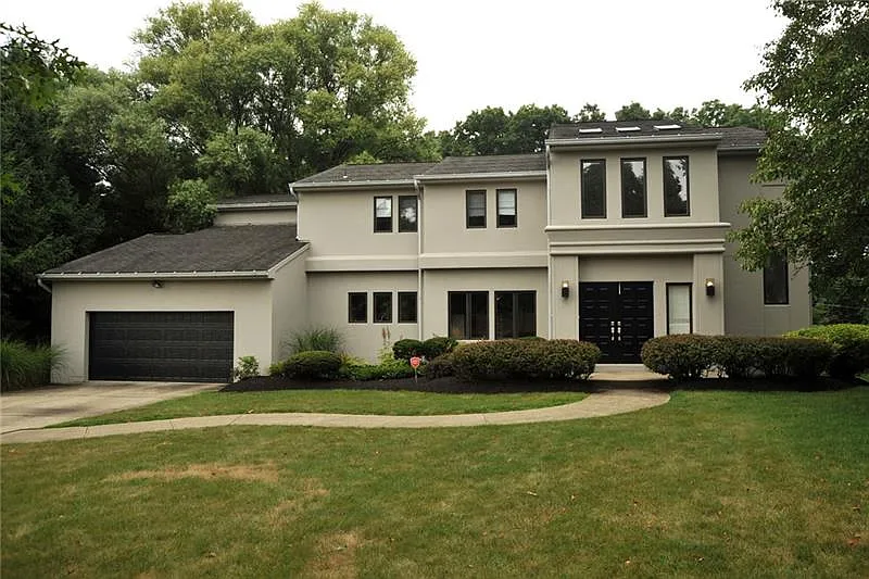 2490 Matterhorn Dr photo 1