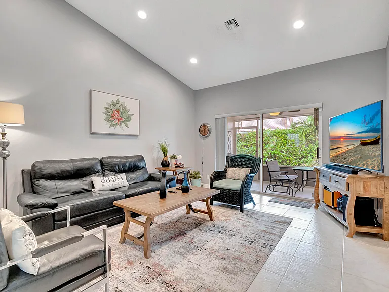 6129 Heliconia Rd — Photo 11
