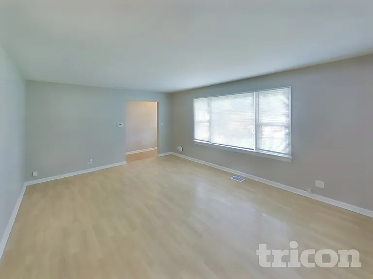 910 S Naperville Rd — Photo 2