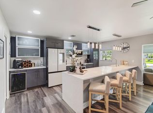 1170 S Drive Cir APT B, Delray Beach, FL 33445