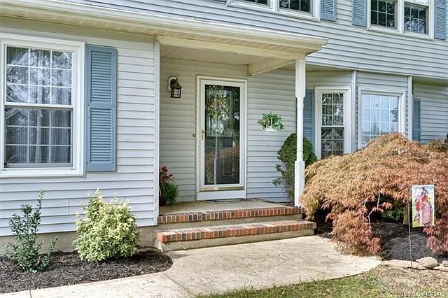 2nd image of 106 Dale Ct