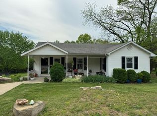 611 Independence Rd, Weldon Spring, MO 63304