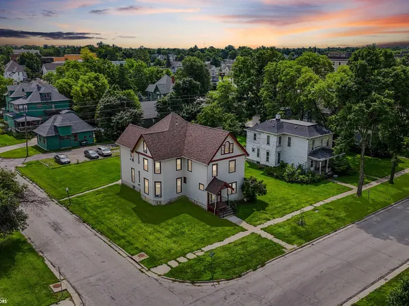 1132 Main St, Grinnell, IA 50112