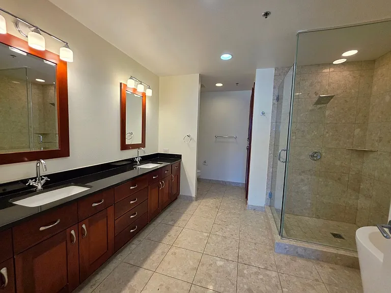 4525 Dean Martin Dr #2807 — Photo 46