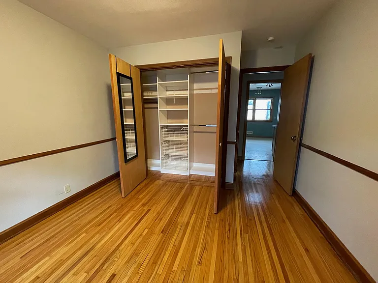 4749 York Ave S — Photo 10