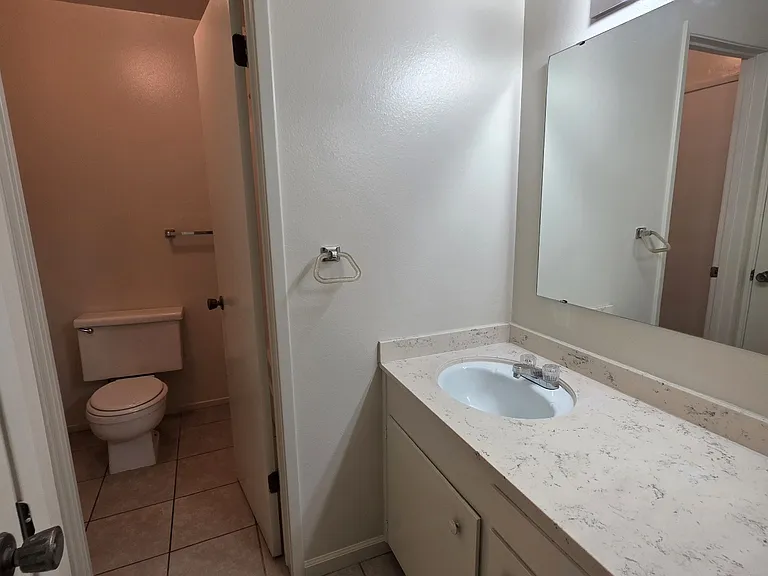 200 W Turner Rd #4 — Photo 14