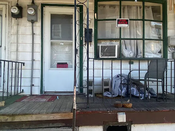 206 W Girard St, Mount Carmel, PA 17851