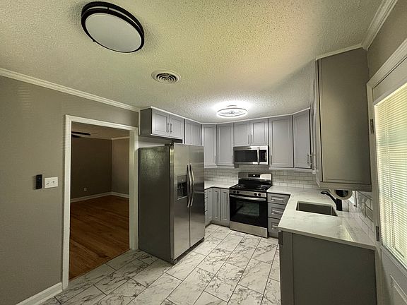 3rd image of 208 Lakeside Dr #208