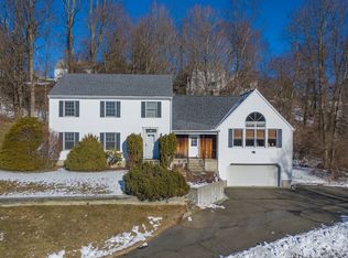7 Dogwood Park N, Danbury, CT 06811