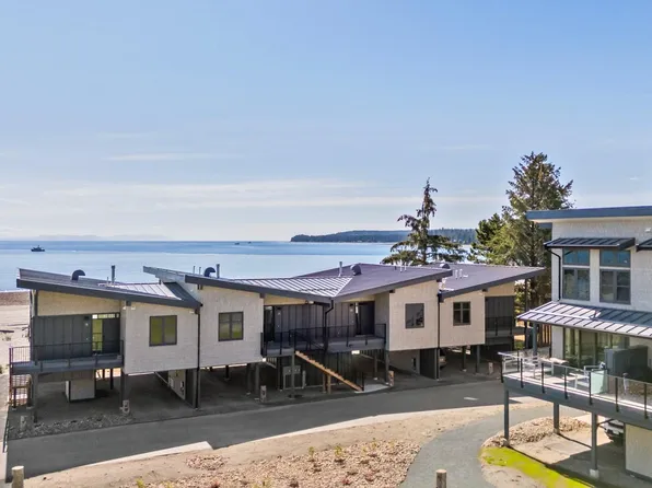 9022 Clarkson Ave #22, Comox Valley, BC V9J 1B3