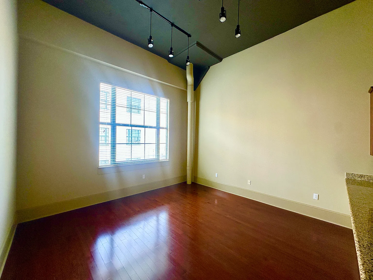 1 bed, 629 sqft, $1,500 — Photo 4