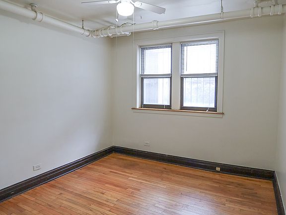 4th image of 2046 W Berteau Ave APT G