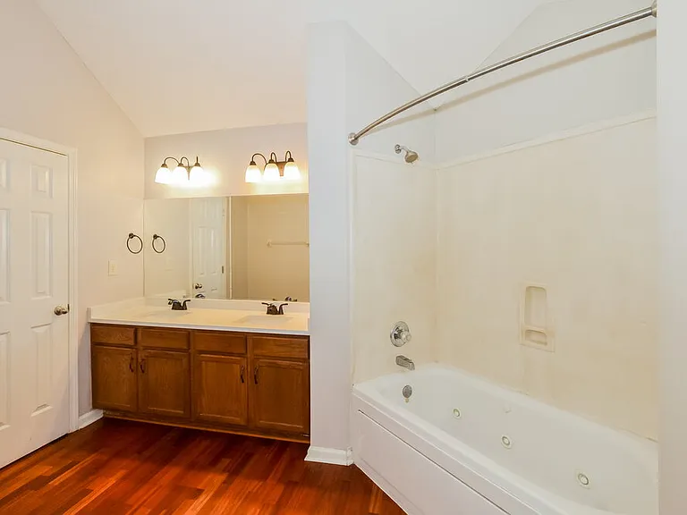 1058 Green Fern Cv — Photo 11