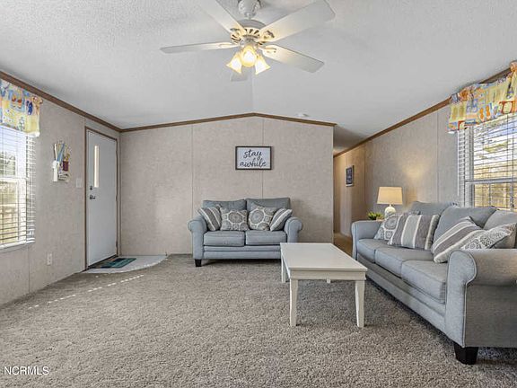 3rd image of 314 W Southwinds Dr