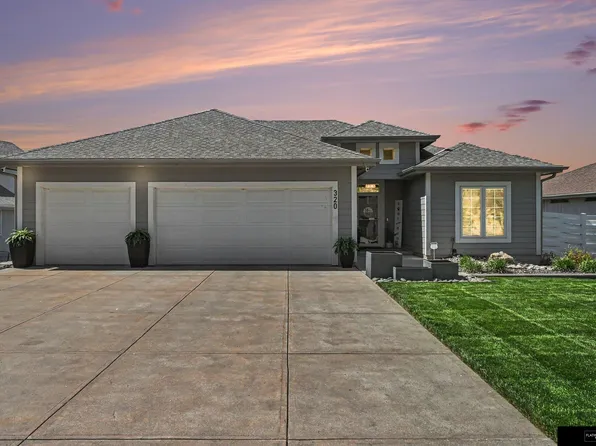 320 Riverside Dr, Waterloo, NE 68069