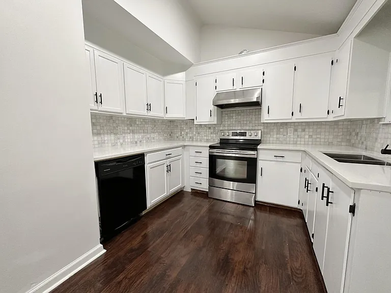 219 Pebble Creek Rd — Photo 4