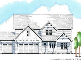 102 Graduate Ct, Spring Lake, NC 28390