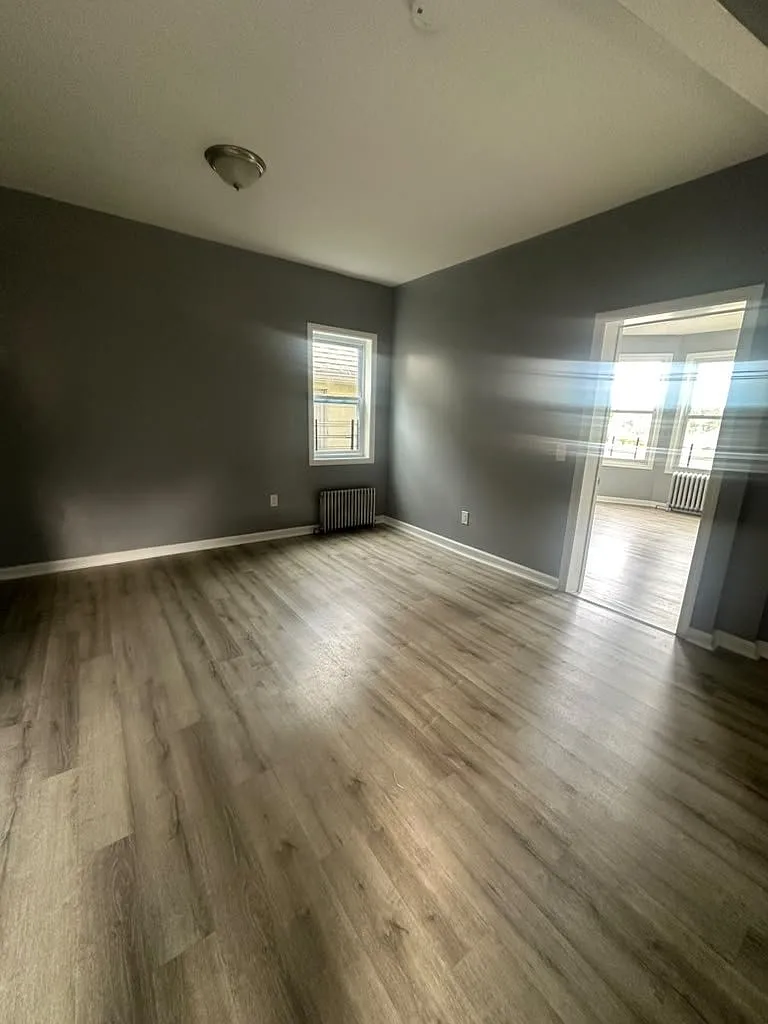 3 bed, 1.0 bath, $3,250 — Photo 4