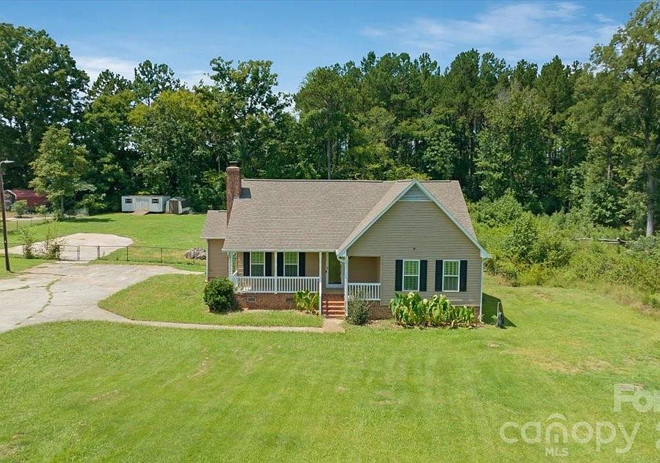 1st image of 2827 E Pinewood