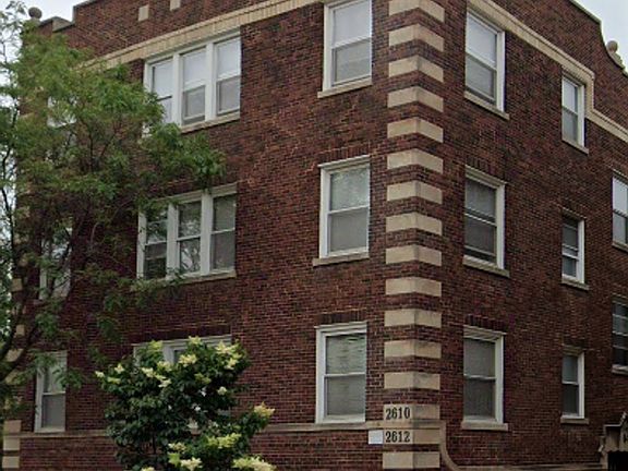 2nd image of 2610 W Montrose Ave APT 3N