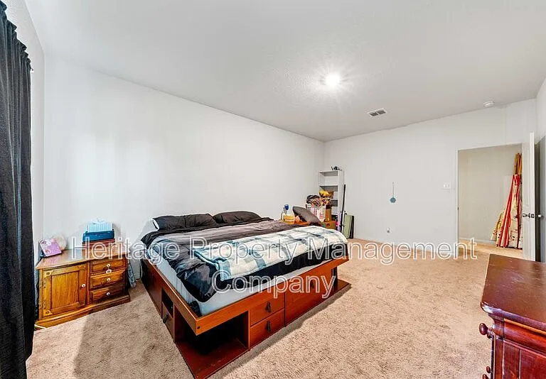 739 Veloway Trl — Photo 15