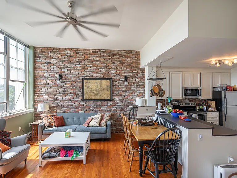 240 Heath St #8 — Photo 6