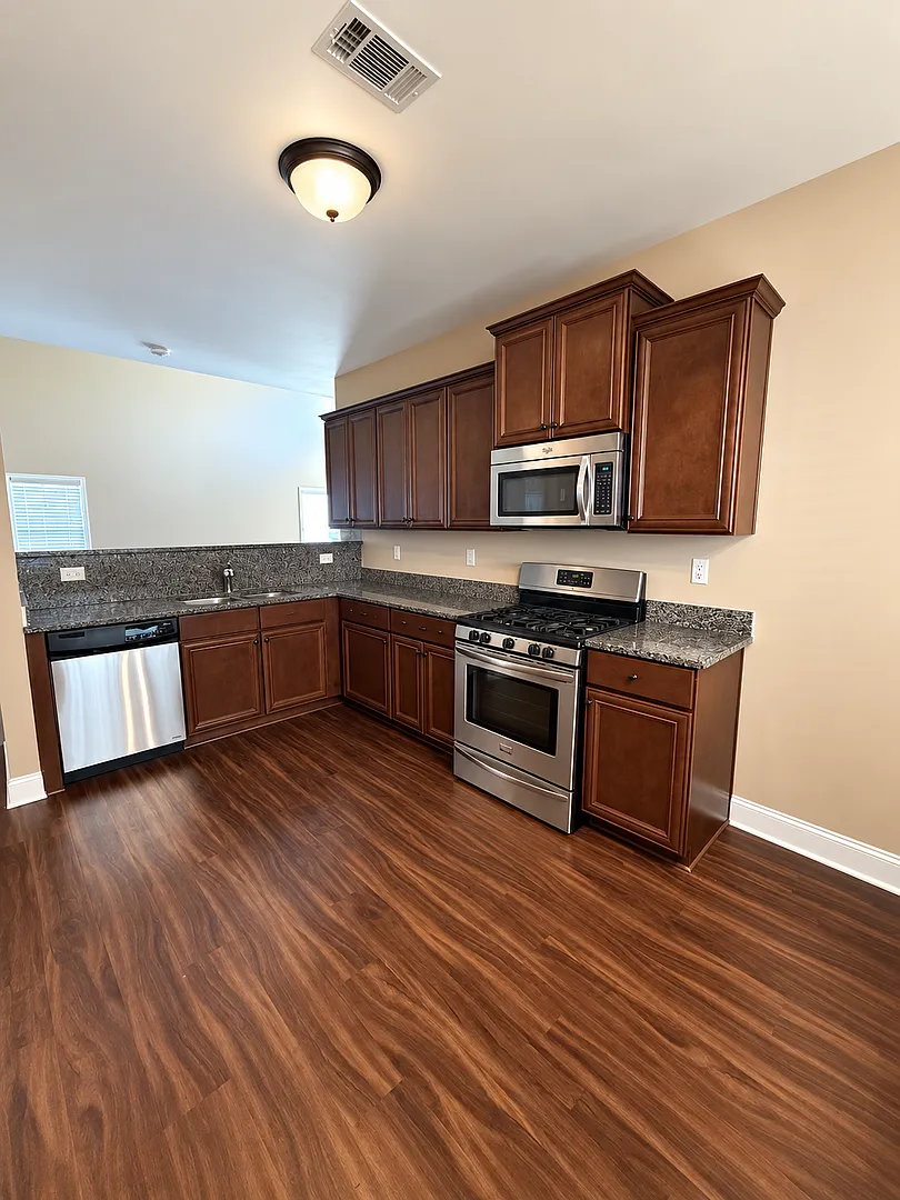 4-bedroom house in ARCHER cluster in Loganville — Photo 2