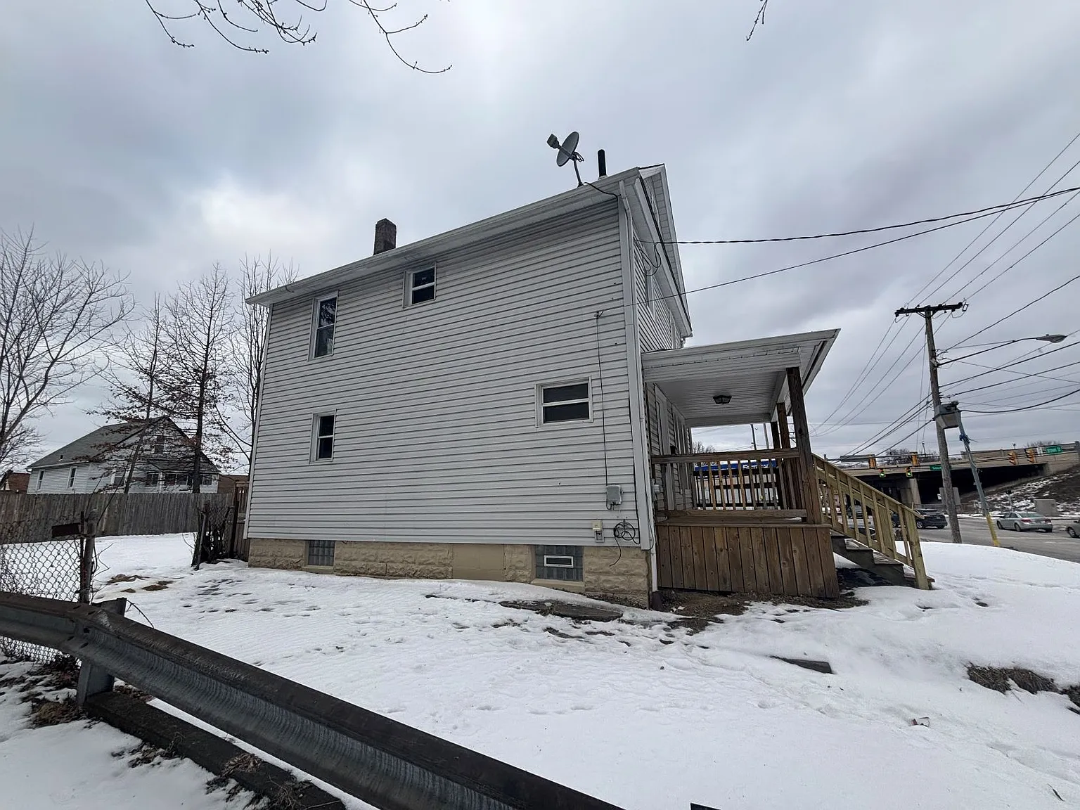 3 bed, 1040 sqft, $1,300 — Photo 3