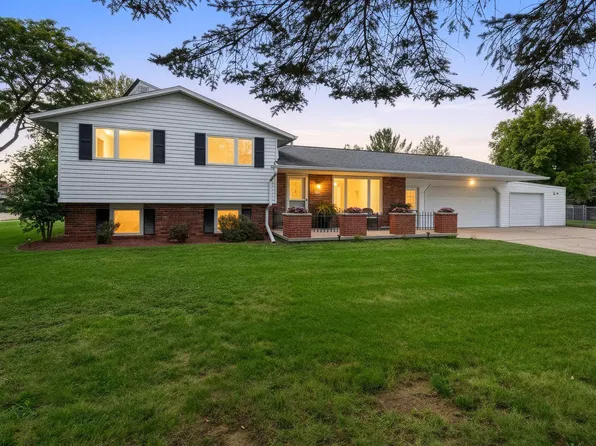 3467 Golf Dr, Green Bay, WI 54311