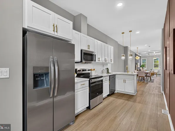 946 W Franklin St, Baltimore, MD 21223