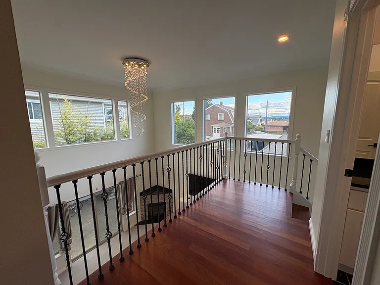 2556 S Eddy St — Photo 11
