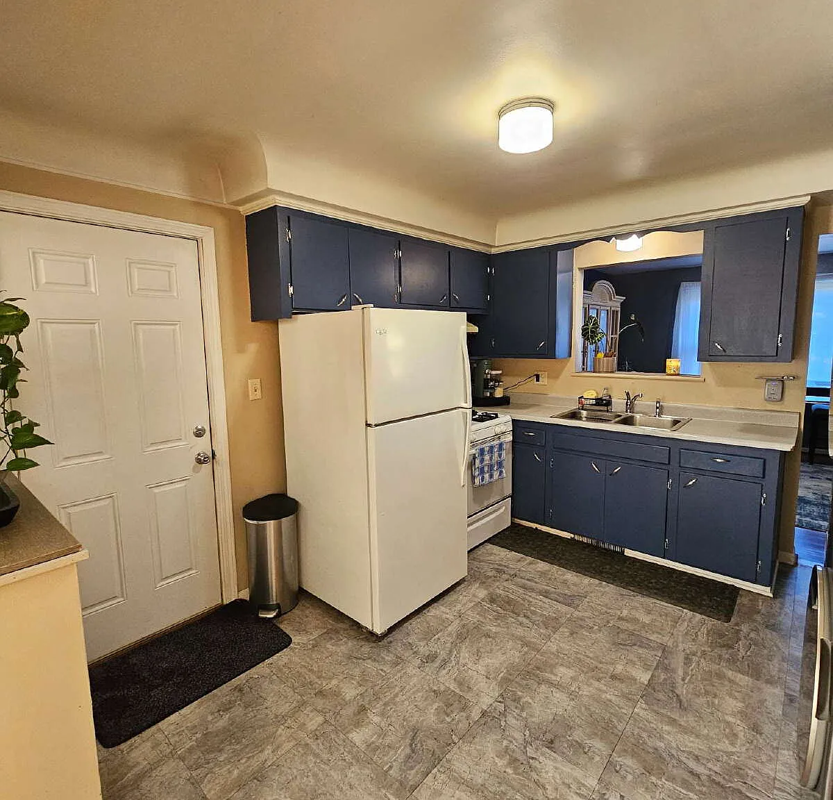 2 bed, 1.0 bath, 998 sqft, $1,595 — Photo 3