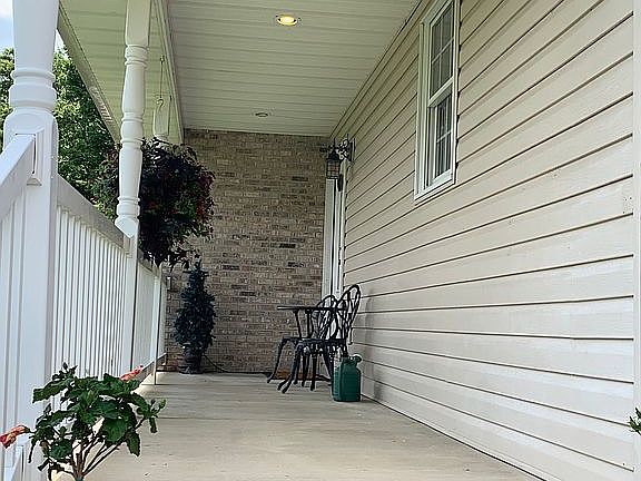 3rd image of 223 Jarrett Dr