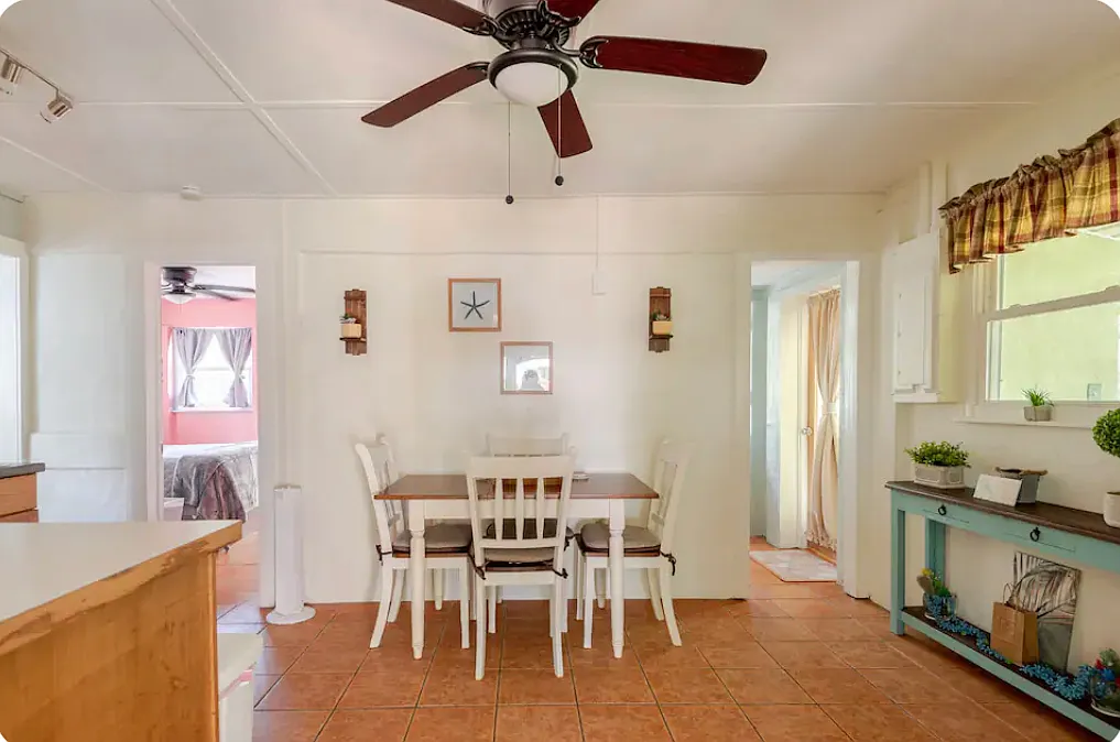 2 bed, 656 sqft, $2,200 — Photo 3