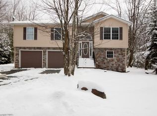 148 Nadine Blvd, Pocono Summit, PA