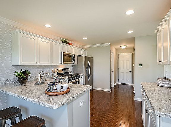 4th image of 207 Wild Meadow Ln