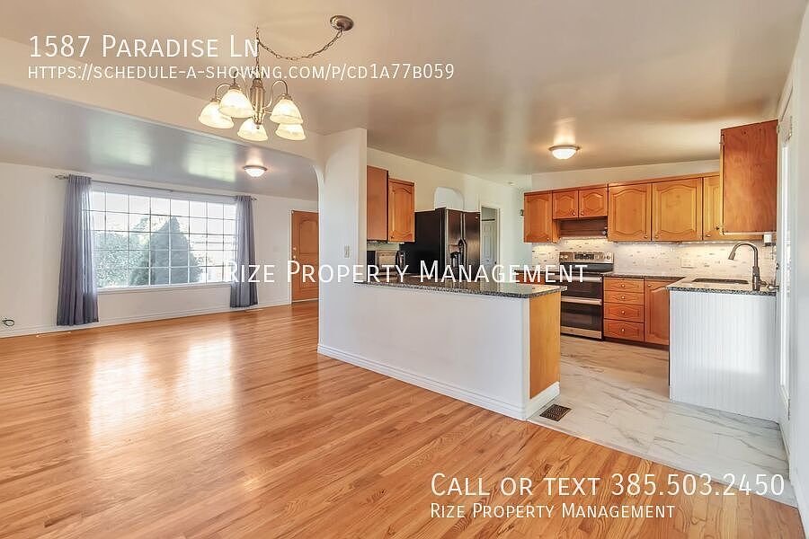1st image of 1587 W Paradise Ln