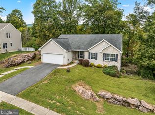 9 Courtney Rea Cir, Reading, PA 19606
