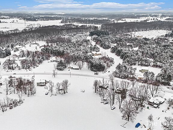 4th image of 9758 Ten Mile Rd NE