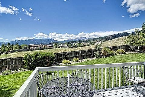 Awesome, unobstructed mountain views